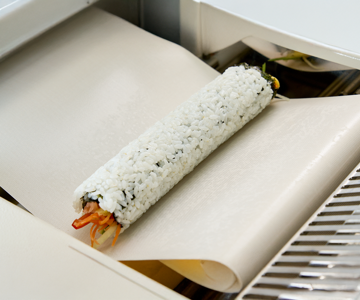 Korean gimbap rolling machine making fresh gimbap rolls | 김밥 말이 기계
